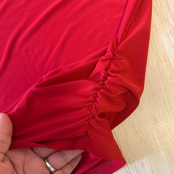 Very cute red top❤️ - Picture 2 of 3